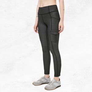 Lululemon Scenic Route 7/8 Tight